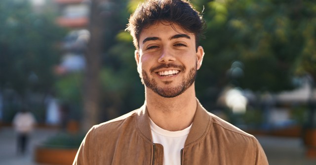 Sober Icon? This Man Only Drinks on Weekends