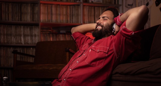 Thrash Metal Fan Listens to Doom Metal Records at 78 RPM