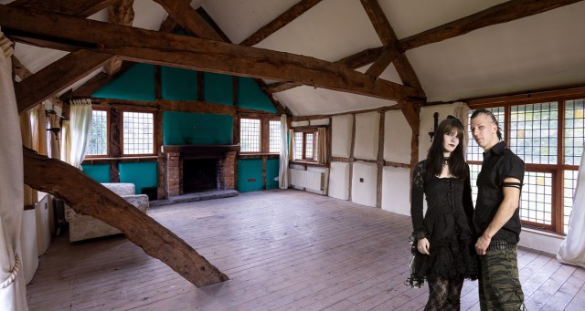 Goth Squatters Mistaken for Victorian Ghosts