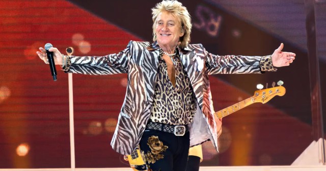Heartwarming: LA County Sperm Bank Confirms the Gallon of Semen Pumped From Rod Stewart’s Stomach in the ’80s Has Been Used to Father Over 50 Children!