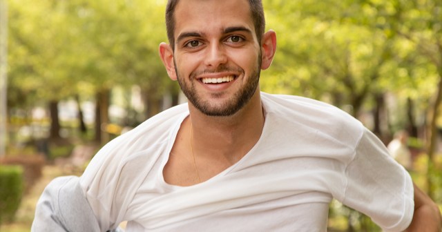 Big Win! Guy Manages To Take Off Sweatshirt Without Exposing Nipples