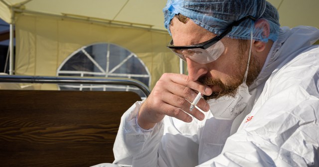 Opinion: If We’re Going To Ignore Years of Medical Research, We Should at Least Make Cigarettes Healthy Again