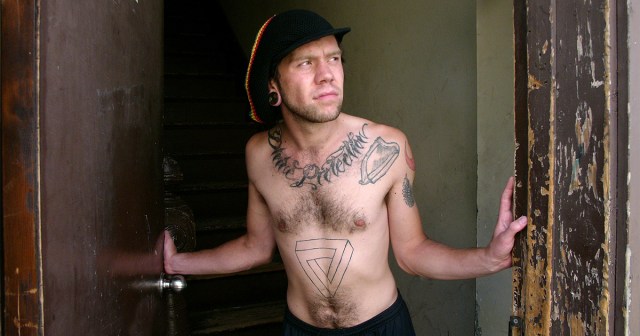 Five Humane Alternatives To Declawing Your Neighborhood Crust Punk