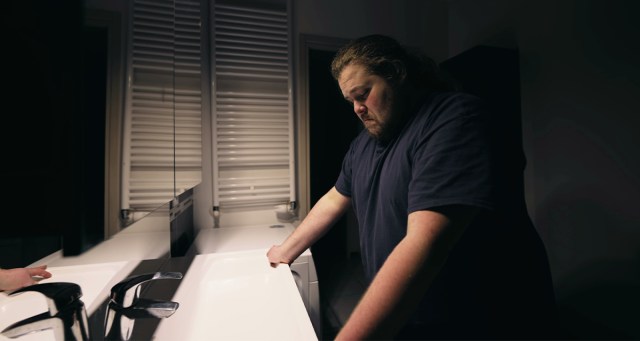 40-Year-Old Metalhead Who Could Headbang for Hours in His 20s Now Gets Dizzy Just Standing Up from Toilet