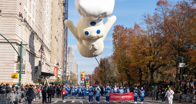 Asexual Pride Parade Virtually Indistinguishable From Macy’s Thanksgiving Day Parade