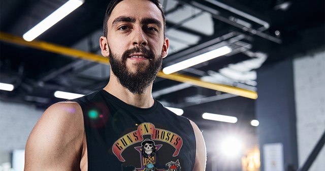 Nation’s Beefcakes Demand All ‘Appetite for Destruction’ Shirts Be Sold With Sleeves Pre-Cut