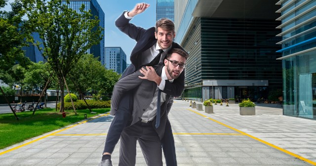 DUI Forces Man To Commute via Piggyback