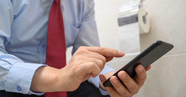 Nation’s Bosses Announce Plans To Call You on Teams the Second You Sit Down To Take a Shit