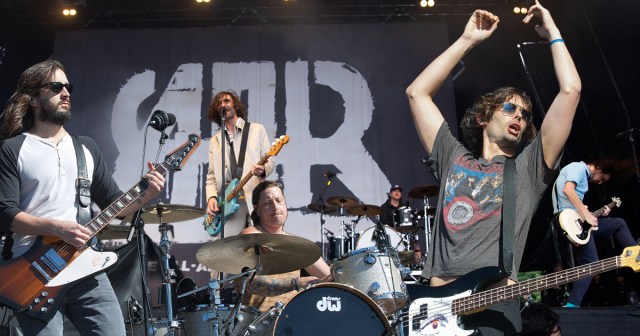 All-American Rejects Play Pop-Up Show During All-American Rejects Set